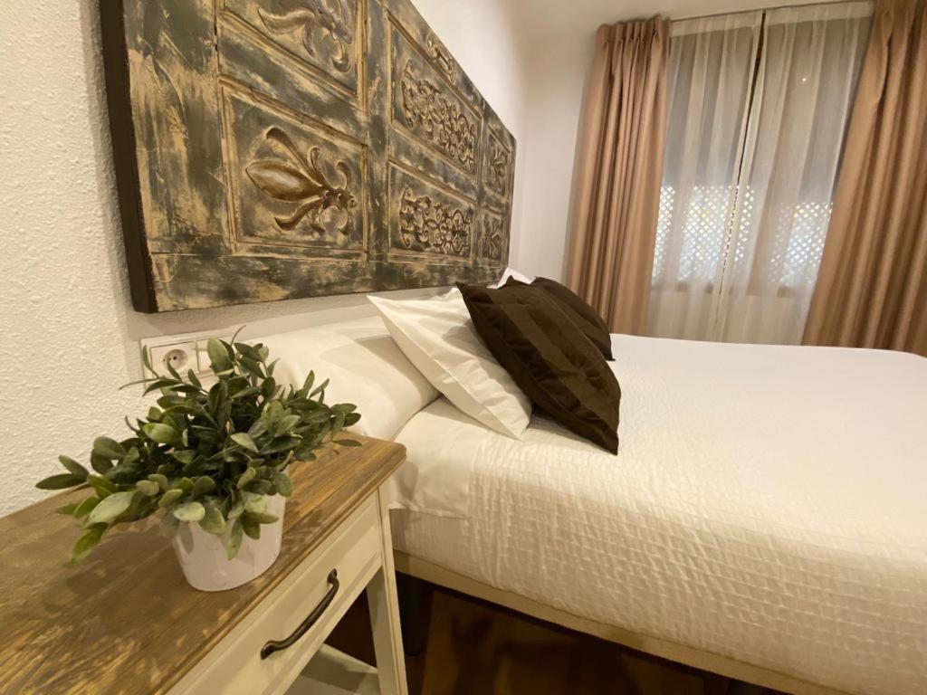 Apartamentos Sevilla Palace ภายนอก รูปภาพ