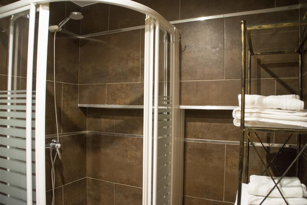 Apartamentos Sevilla Palace ภายนอก รูปภาพ