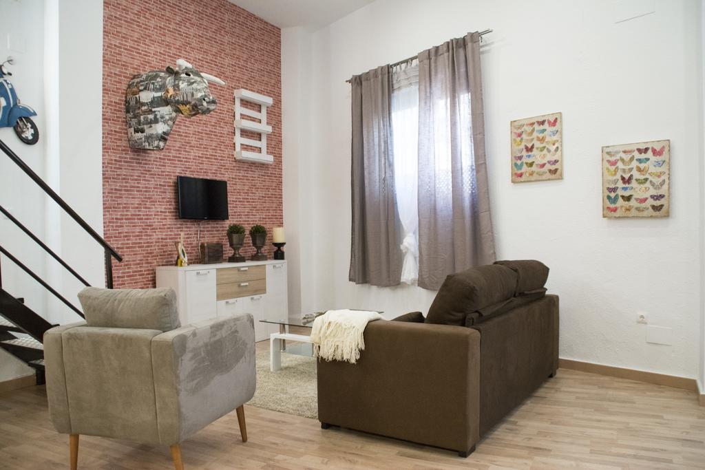 Apartamentos Sevilla Palace ภายนอก รูปภาพ