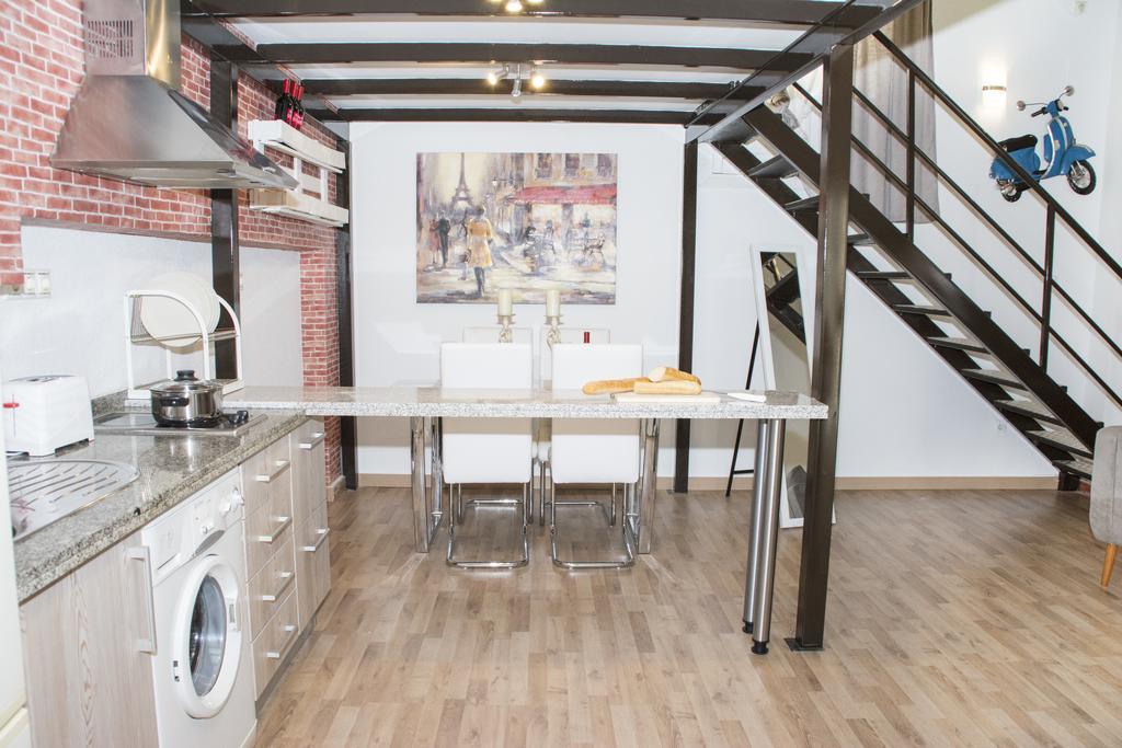 Apartamentos Sevilla Palace ภายนอก รูปภาพ