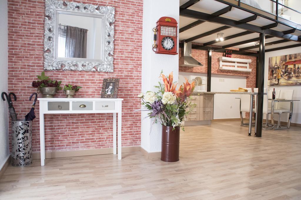 Apartamentos Sevilla Palace ภายนอก รูปภาพ