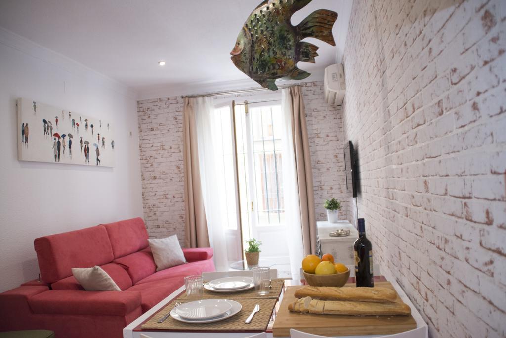 Apartamentos Sevilla Palace ภายนอก รูปภาพ