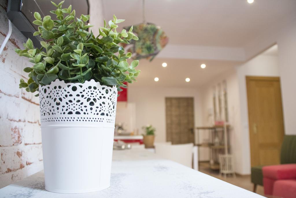 Apartamentos Sevilla Palace ภายนอก รูปภาพ