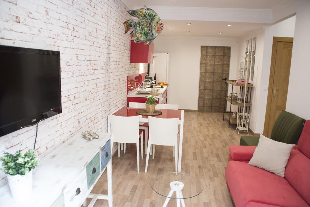 Apartamentos Sevilla Palace ภายนอก รูปภาพ