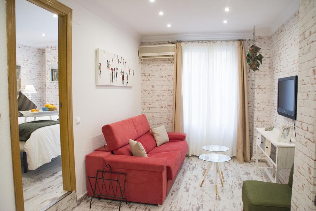 Apartamentos Sevilla Palace ภายนอก รูปภาพ